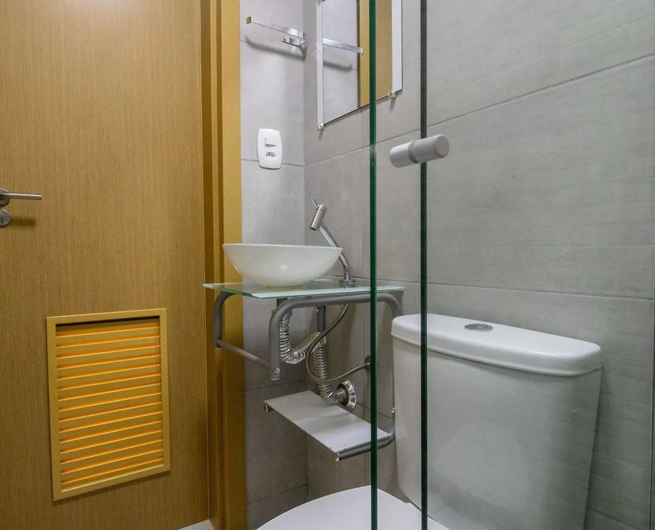 Crm127 - 3 Dorm, Confortavel, Garagem, Centro Balneario Camboriu Brazil