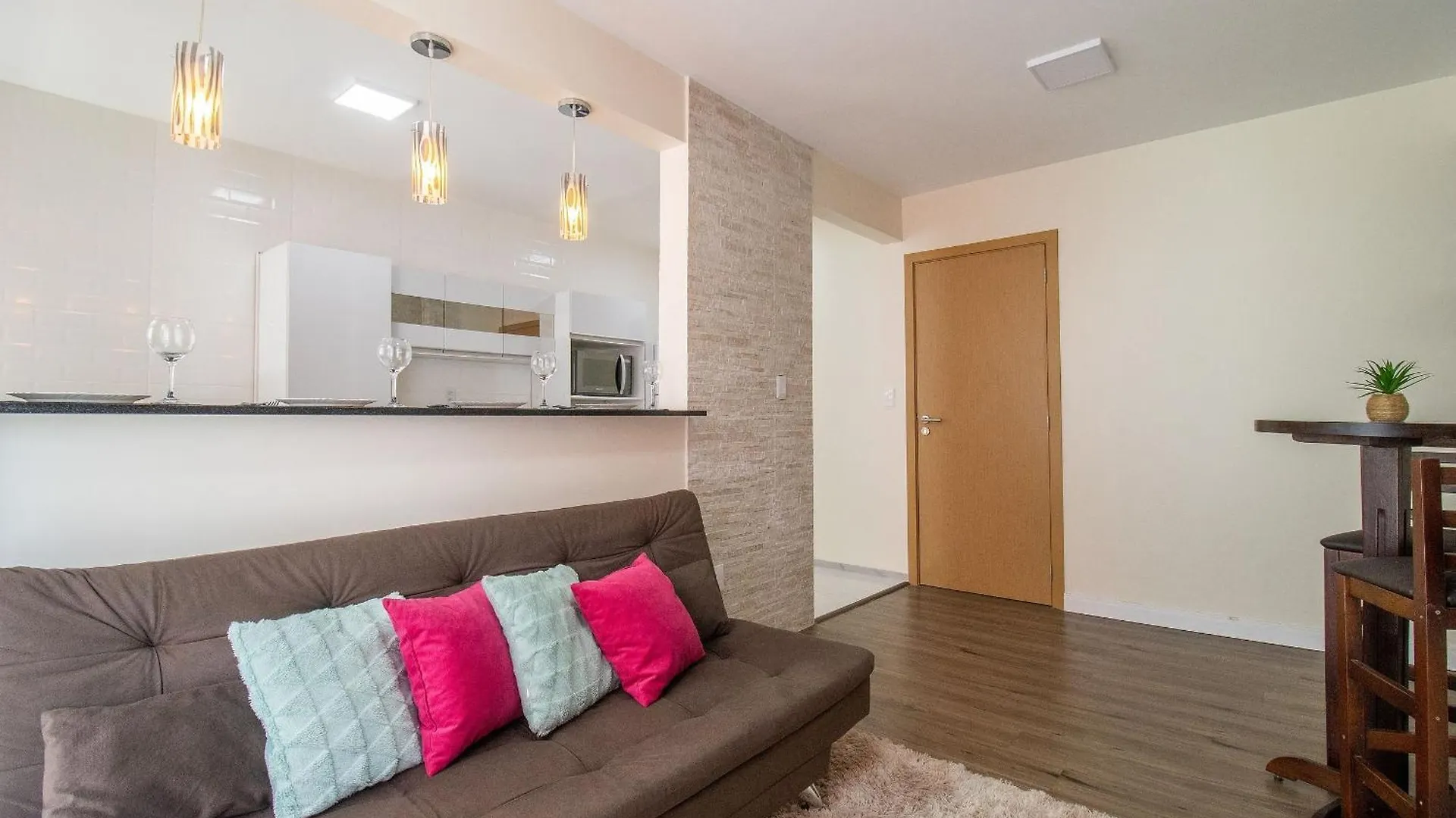 Crm127 - 3 Dorm, Confortavel, Garagem, Centro Balneario Camboriu Apartment