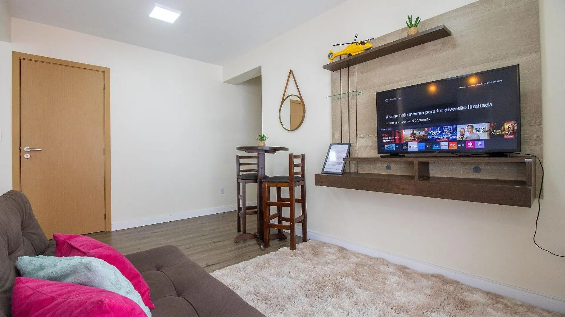 Crm127 - 3 Dorm, Confortavel, Garagem, Centro Balneario Camboriu Brazil